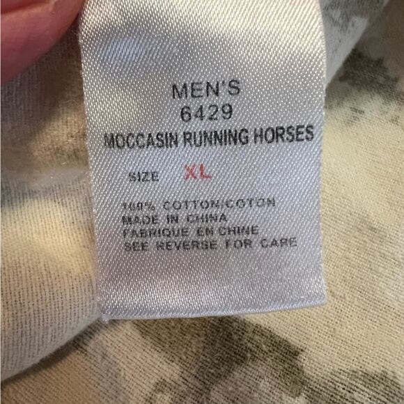 Woolrich Men’s Button Down Wild Horses Flannel size XL Off white and brown - Picture 4 of 14